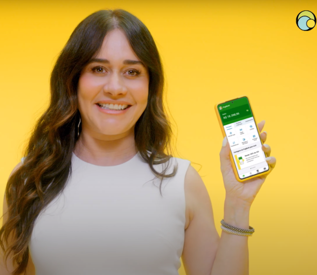 Alessandra Negrini em campanha do PagBank