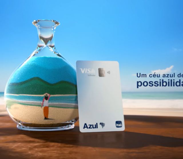 Azul e Itaú destacam benefícios do cartão Visa Infinite